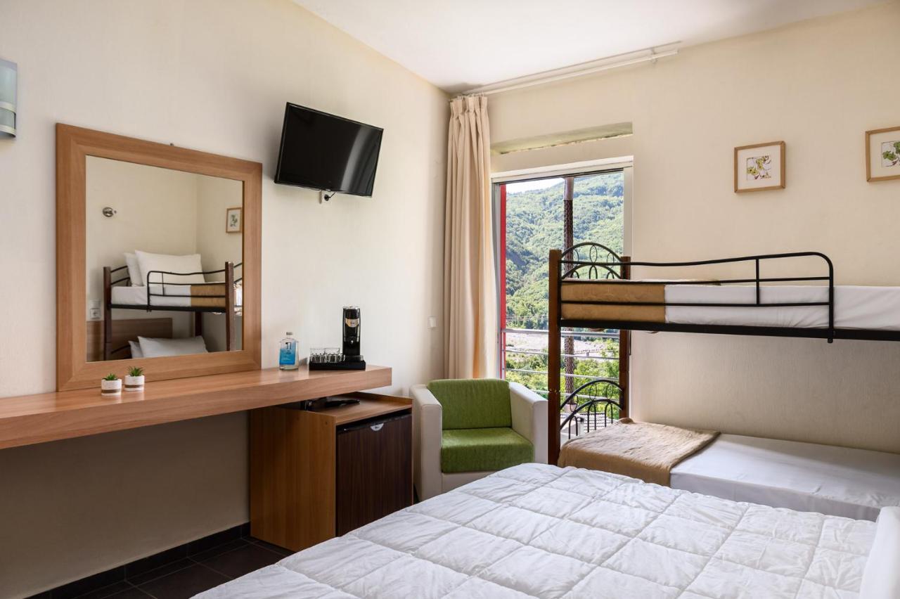 Gefiri Plakas Hotel, Tzoumerka Экстерьер фото