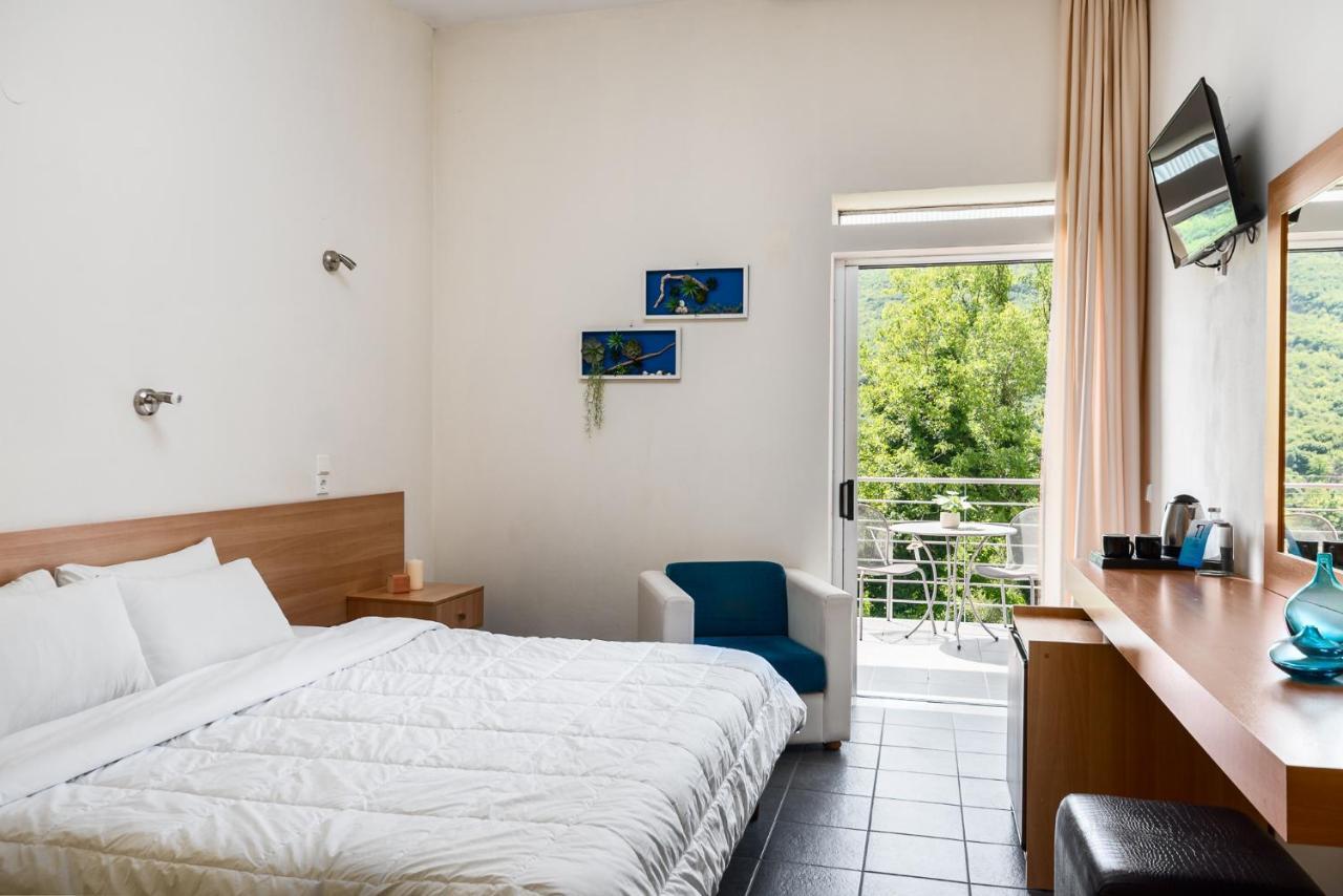 Gefiri Plakas Hotel, Tzoumerka Экстерьер фото