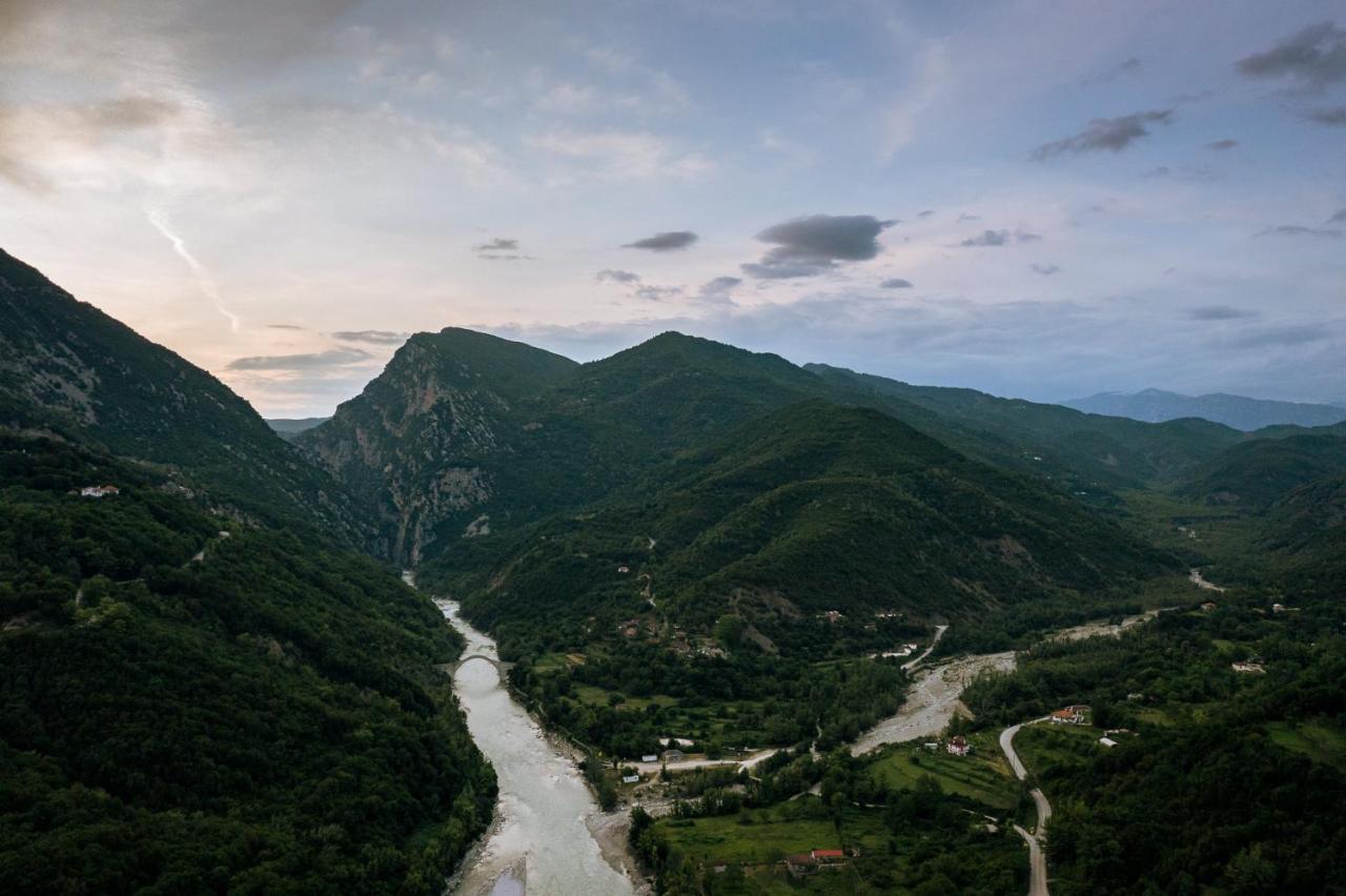 Gefiri Plakas Hotel, Tzoumerka Экстерьер фото