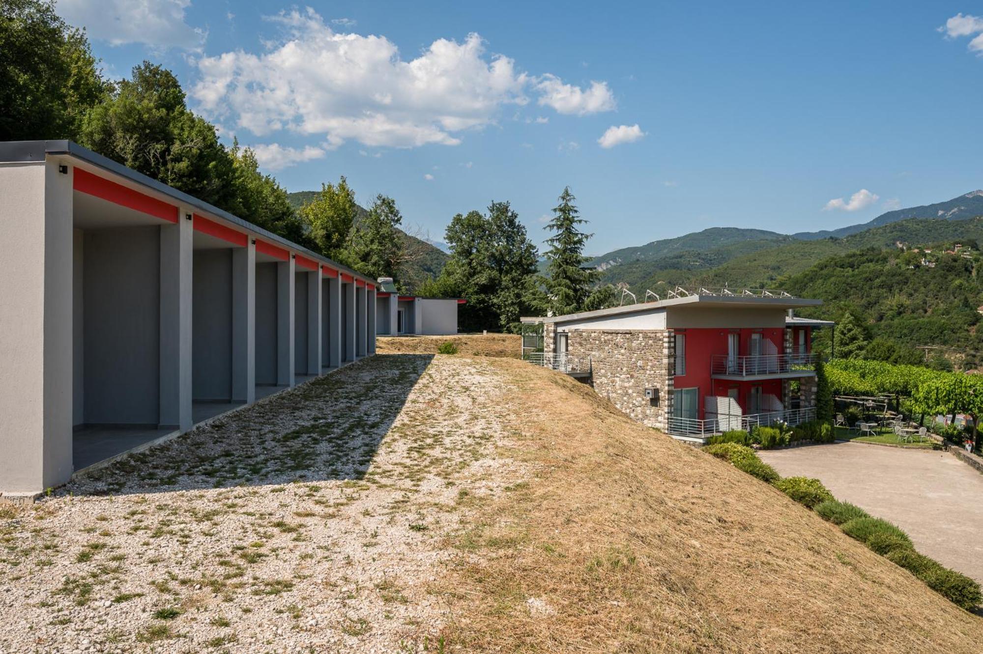 Gefiri Plakas Hotel, Tzoumerka Экстерьер фото